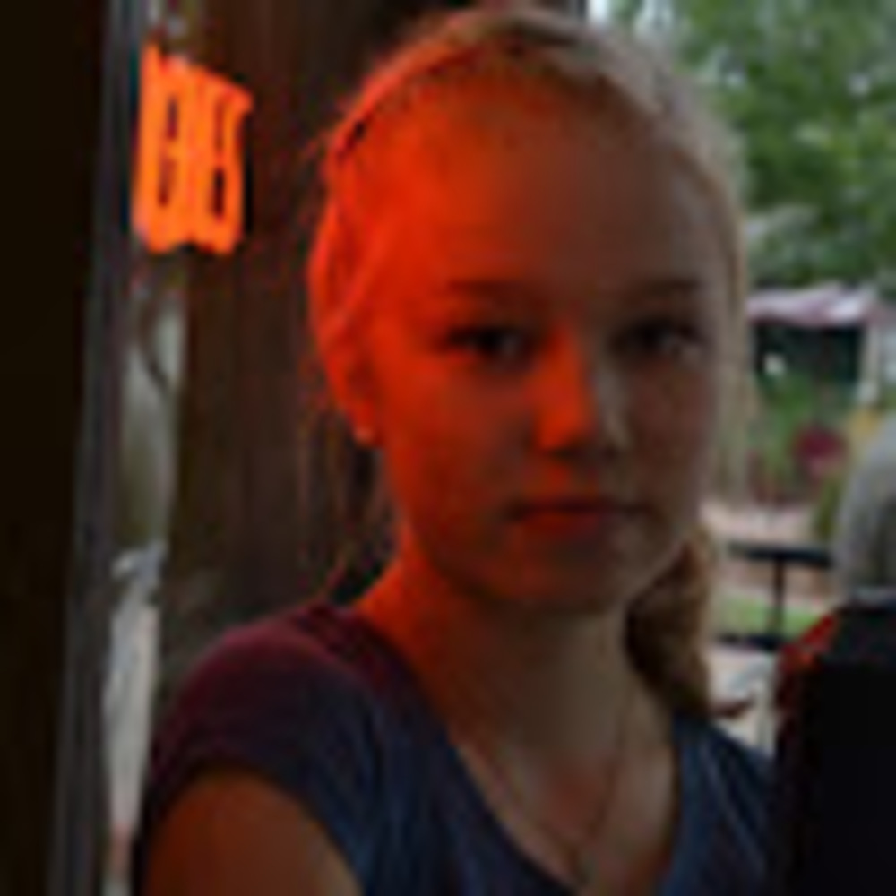 Meet your Posher, Ava